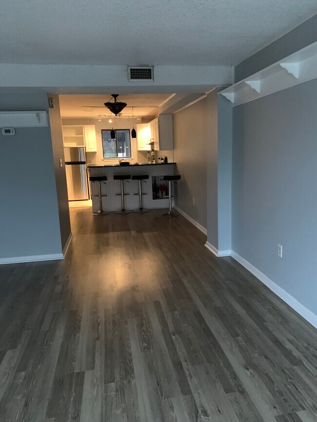 Building Photo - 231 Canal Park Dr