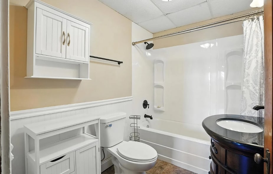 Building Photo - 212 May St