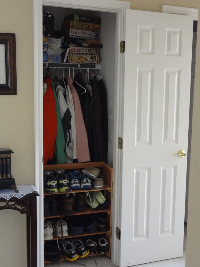 Coat closet - 2275 Pinnacle Ct