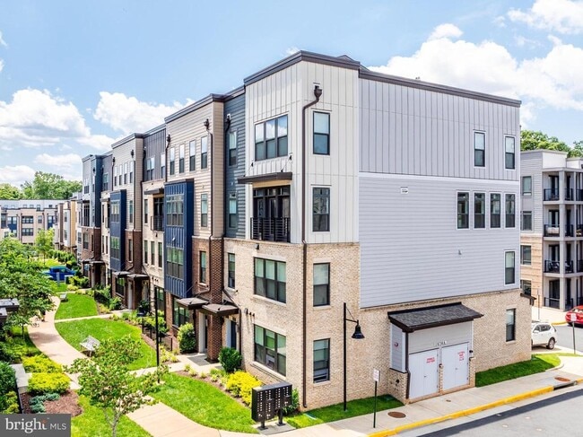 Building Photo - 1668 Bandit Loop