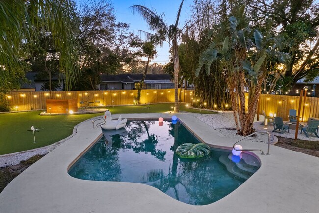 Building Photo - 13672 88th Ave N