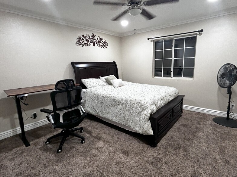 Building Photo - 487 Louisville St