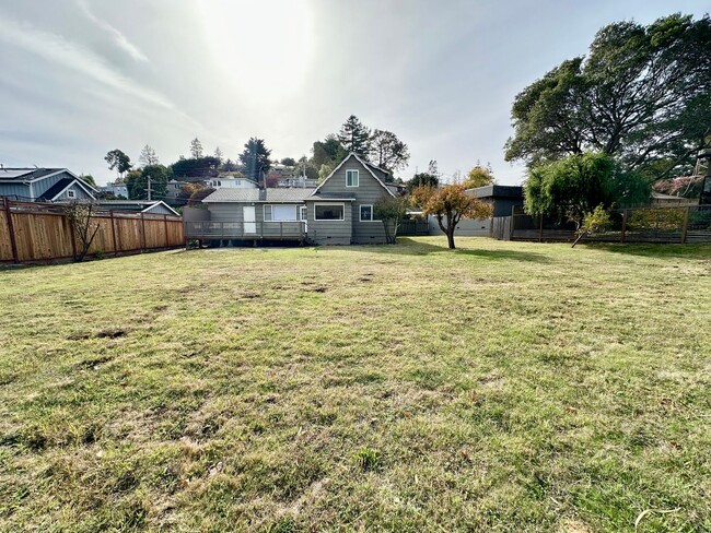 Building Photo - Charming Strawberry/Mill Valley Home w/Lar...