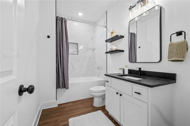 Building Photo - 913 S Wichita Ave