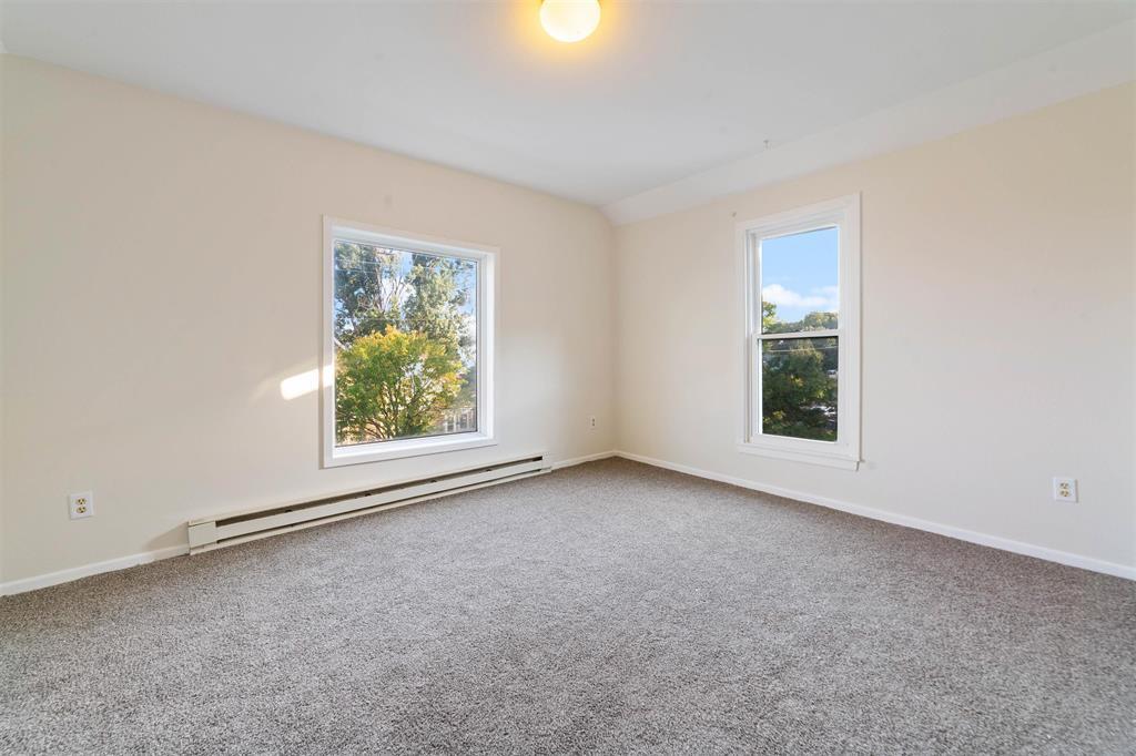 Building Photo - 325 E 8th St