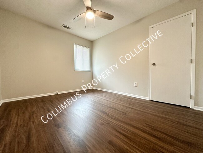 Building Photo - 906 S Spring Rd