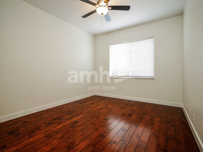 Building Photo - 6750 Diamond Glen Dr