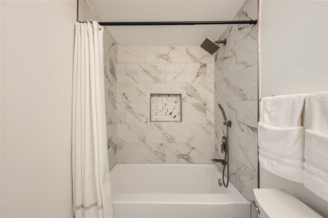 Building Photo - Just renovated - 4 bedroom Home