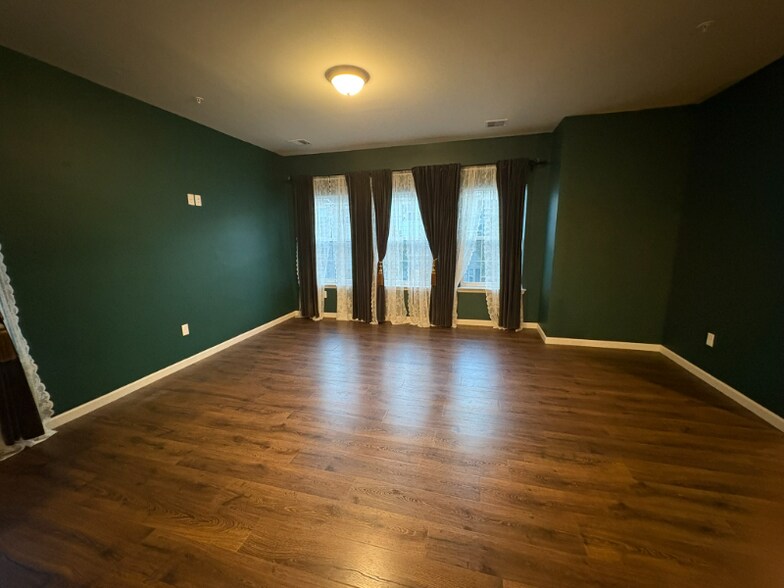 Building Photo - 3098 Goshen Dr