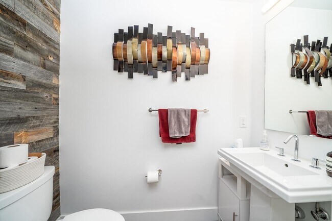 Building Photo - 1400 Hudson St