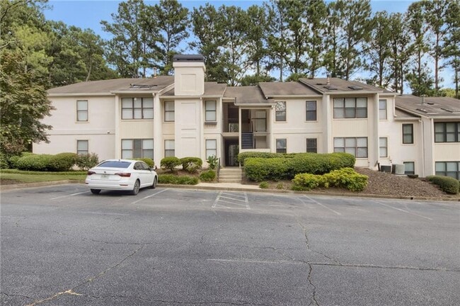 Building Photo - 2510 Huntingdon Chase