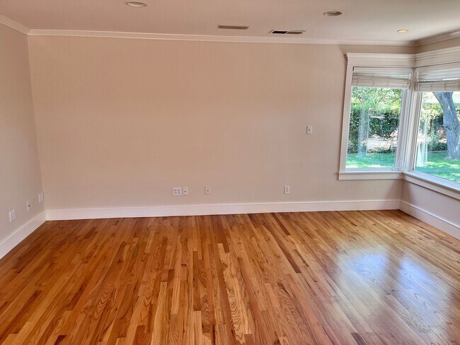 Building Photo - Buena Vista Rancher 4 bed /3 bath - Excell...