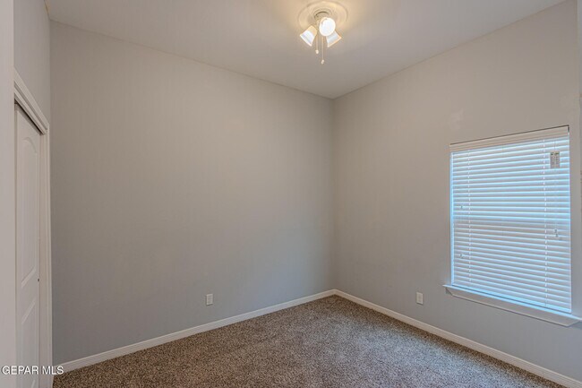 Building Photo - 3646 Grand Bahamas Dr