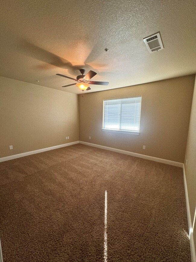 Building Photo - Beautiful Home in Windsor Estates