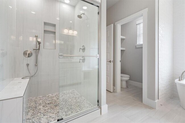 Building Photo - 6911 Orange Ave