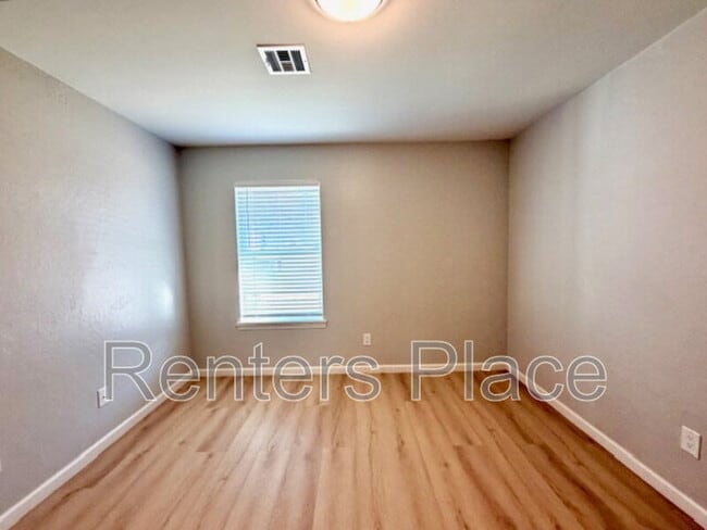 Building Photo - 1804 S Gardenia Ave