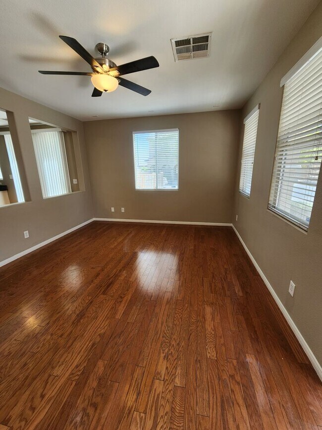 Building Photo - A Beautiful 3 Bedroom 2 story home in SW. ...