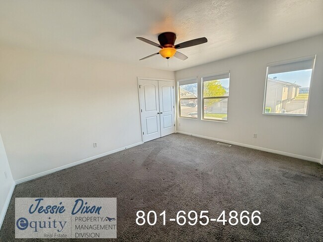Building Photo - 116 W Newbury Ln
