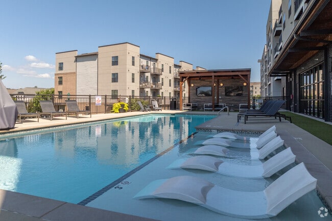 Riverwalk at Cameron Harbor 726 Fulton St Chattanooga TN 37402