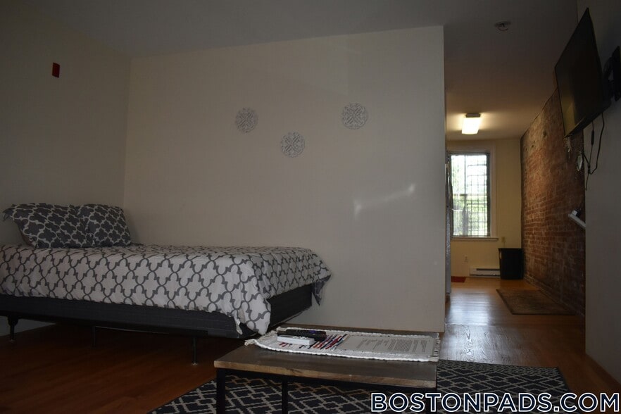 Building Photo - 90 St Botolph St