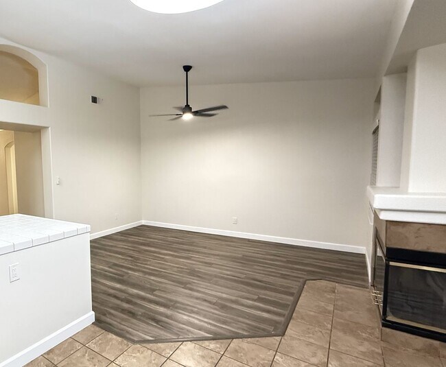 Building Photo - 8629 White Rock Dr