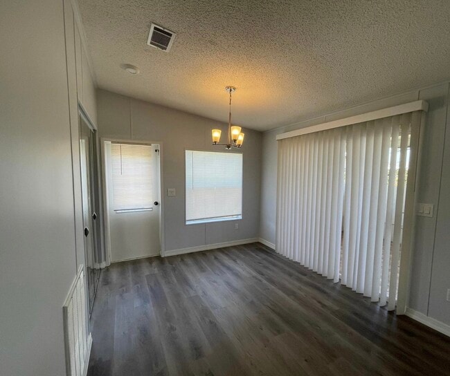 Building Photo - 8179 Sandwedge Terrace