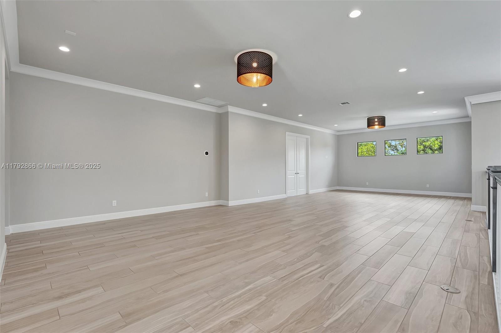 Building Photo - 17130 Magnolia Estates Dr