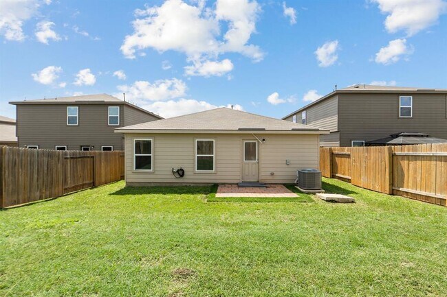 Building Photo - 1326 Amy Dr