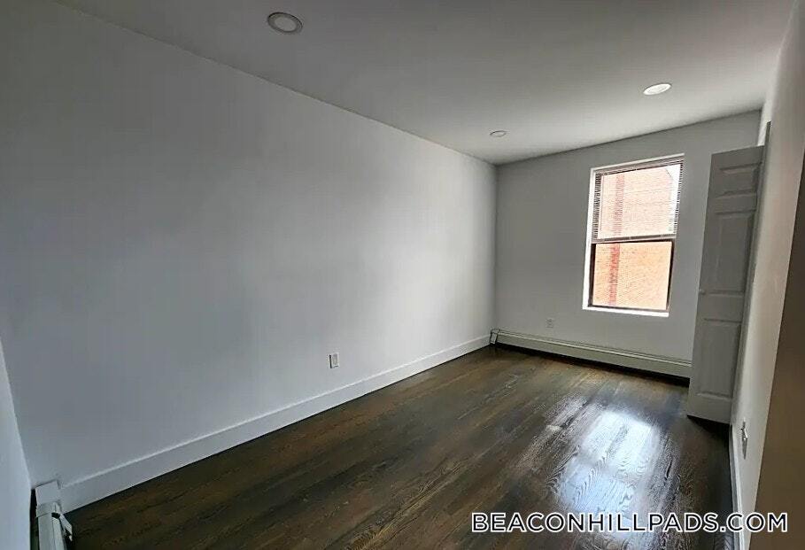 Building Photo - 44 Joy St