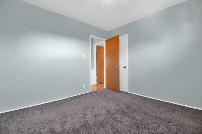 Building Photo - 4344 Broadhurst Dr