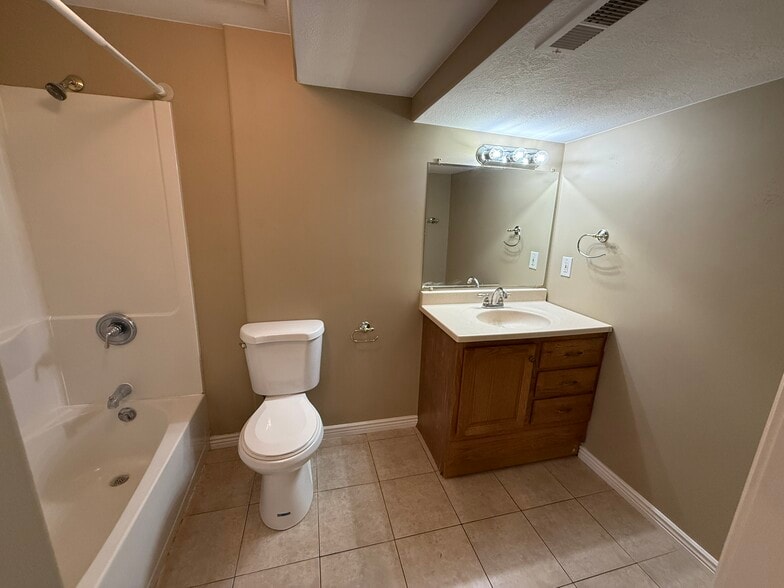 Building Photo - 4091 S 1100 W