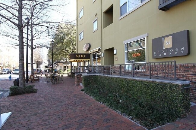 Building Photo - 4819 Caroline St