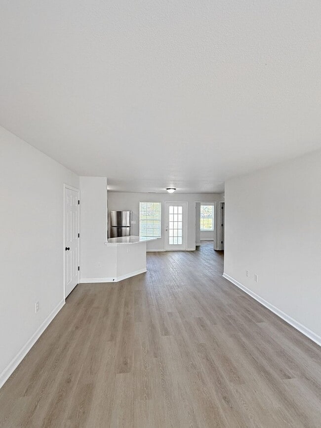 Building Photo - 6012 Castleford Dr