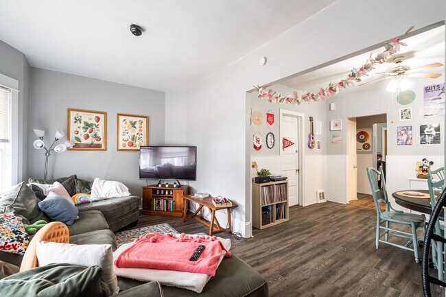 Building Photo - Bartlett Lower steps to campus