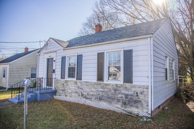 Building Photo - 1/2 Off 1st Month's Rent!! 2 bedroom House in the Randolph Community