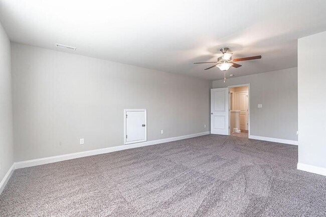 Building Photo - 151 Titleist Ct