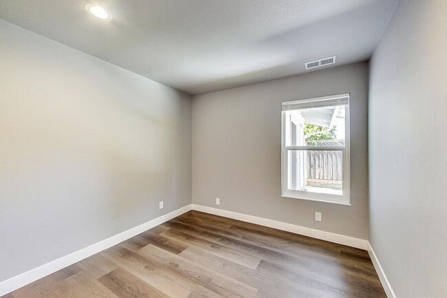 Building Photo - 4401 Castanos St