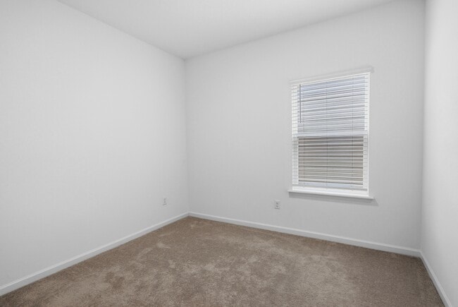 Building Photo - 60 Eustis Pt