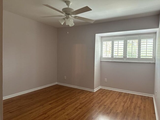 Building Photo - CARROLLWOOD VILLAGE REMODELED TOWNHOUSE