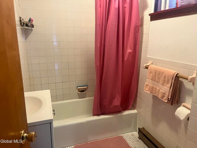 Building Photo - 164 Madison Ave