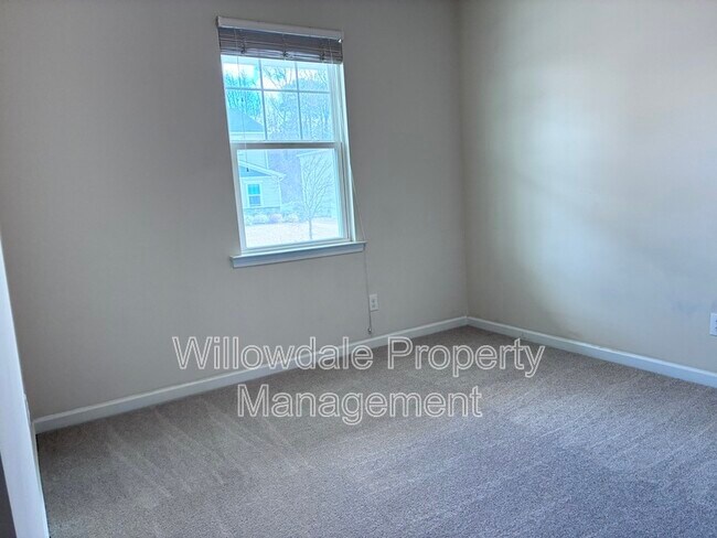 Building Photo - 229 Willow Grove Ln