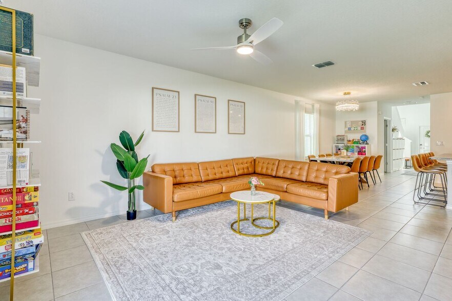 Building Photo - 111 Rain Lily Ave