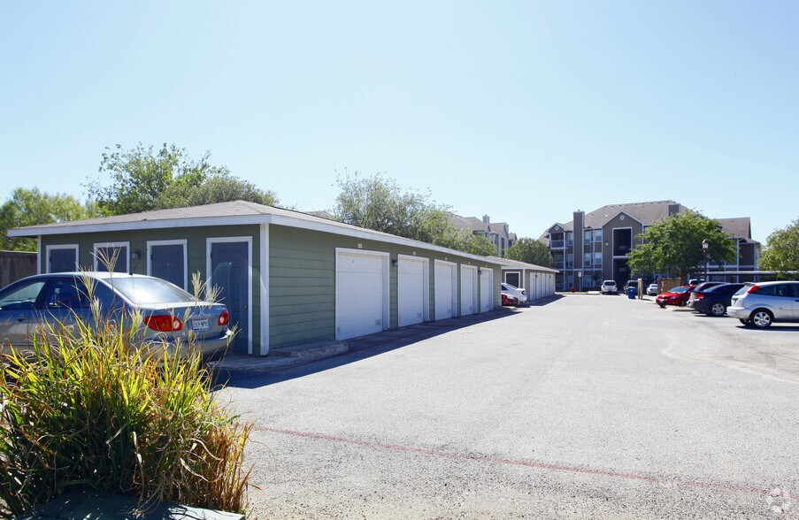 Building Photo - Enclave at Buckhorn Crossing