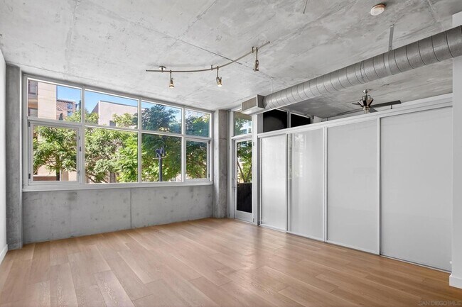 Building Photo - 1025 Island Ave