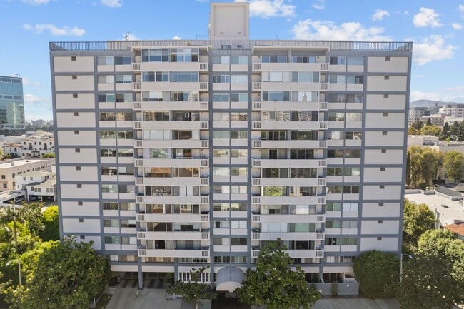 Building Photo - 969 Hilgard Ave