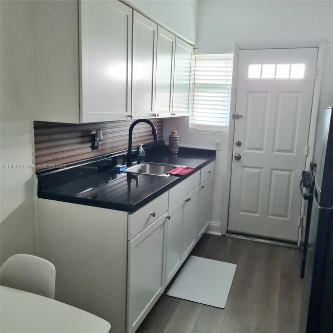 Building Photo - 8080 Tatum Waterway Dr