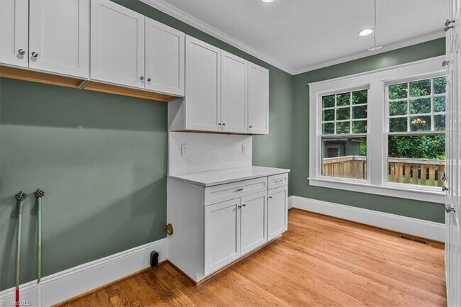 Building Photo - 213 Westover Terrace
