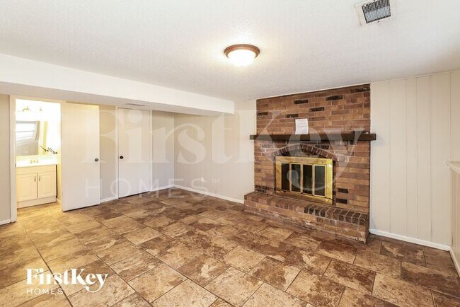 Building Photo - 1213 SE Langsford Rd