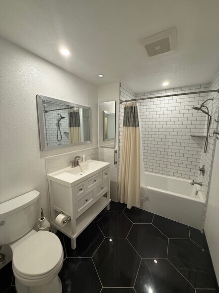 Building Photo - 12675 Camino Mira del Mar