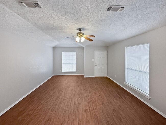 Building Photo - 832 Mirabell Ct